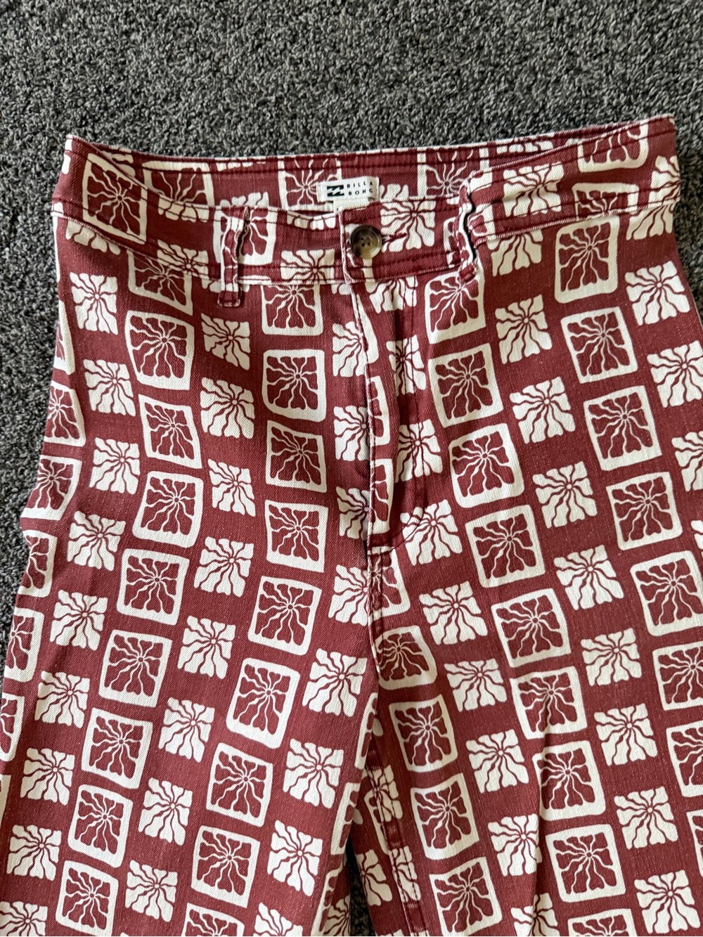 Billabong Wide-Leg Printed Pants in Burgundy and Cream - Picture 3 of 5
